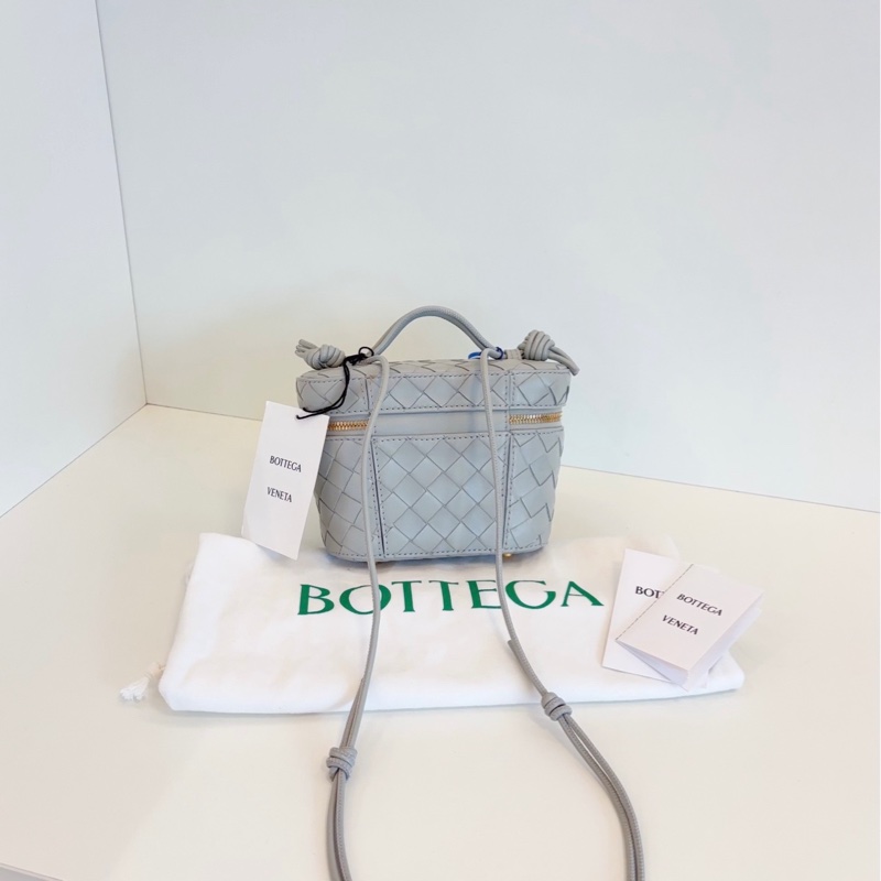 BV 葆蝶家 bangbang vanity case 浅灰色金扣-4