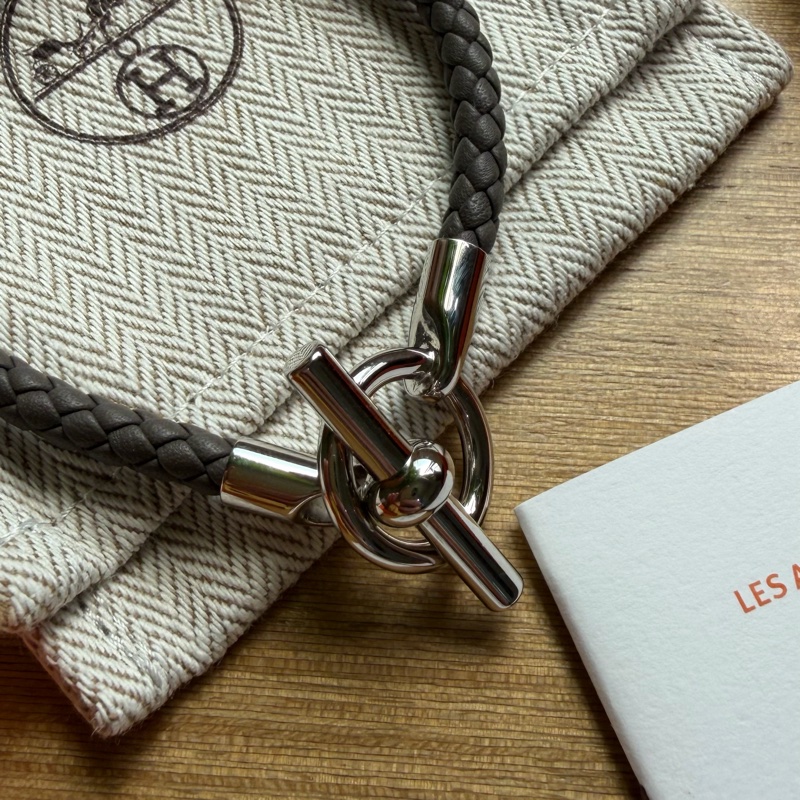 愛馬仕 男仕皮手環 錫器灰-2