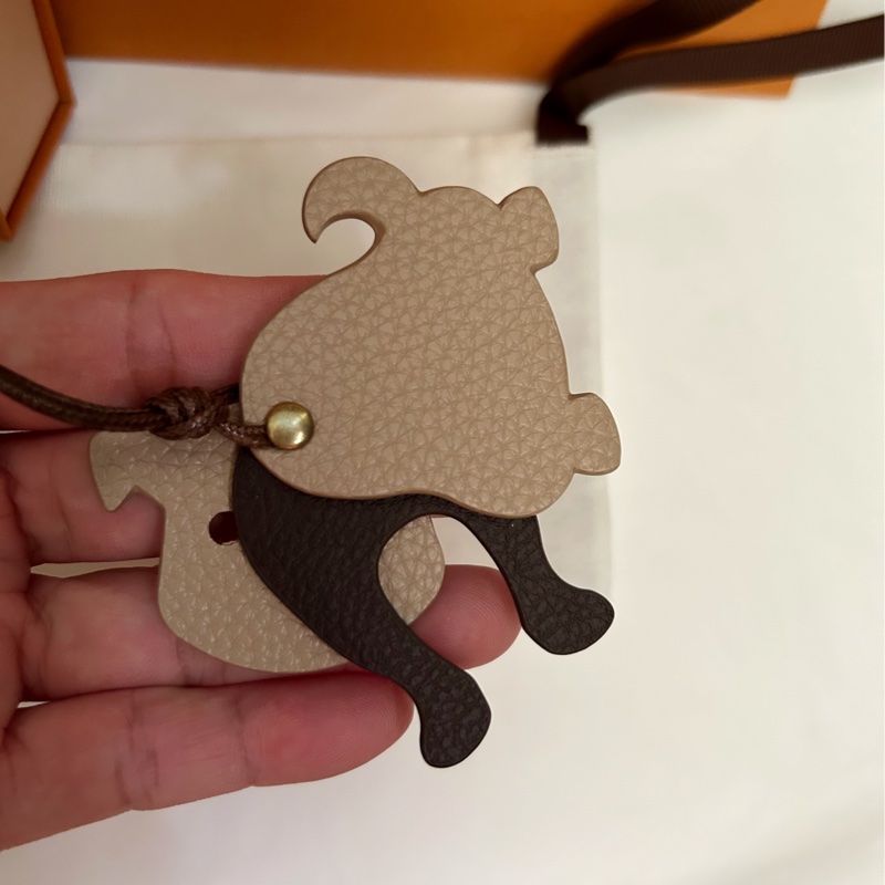 LV 狗狗皮革掛飾Vic禮👩🏻‍🦰（全配：限量緞帶、防塵套、盒、提袋）-5