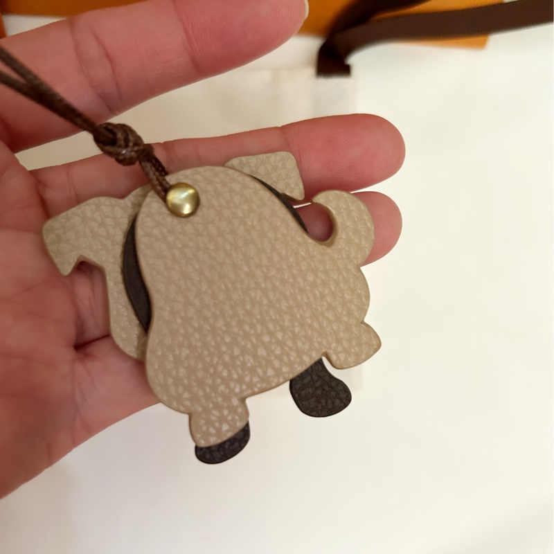 LV 狗狗皮革掛飾Vic禮👩🏻‍🦰（全配：限量緞帶、防塵套、盒、提袋）-12