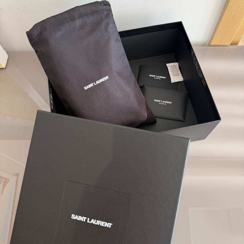 Yves Saint Laurent 全羊皮小包包-7