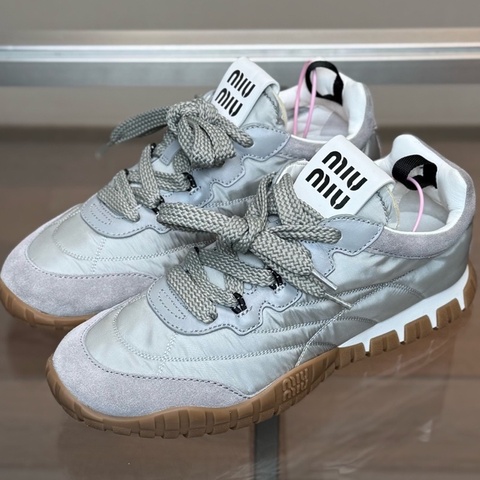 99新 繆繆/Miu Miu 26SS Tyre 雲朵灰餅乾德訓鞋 尺碼/36 碼