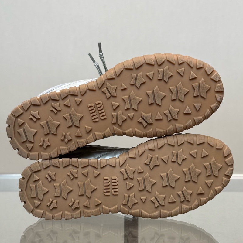 99新 繆繆/Miu Miu 26SS Tyre 雲朵灰餅乾德訓鞋 尺碼/36 碼-9