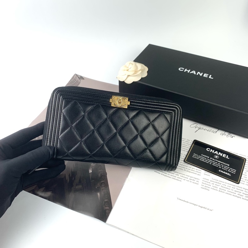 Chanel boy羊皮長夾-0