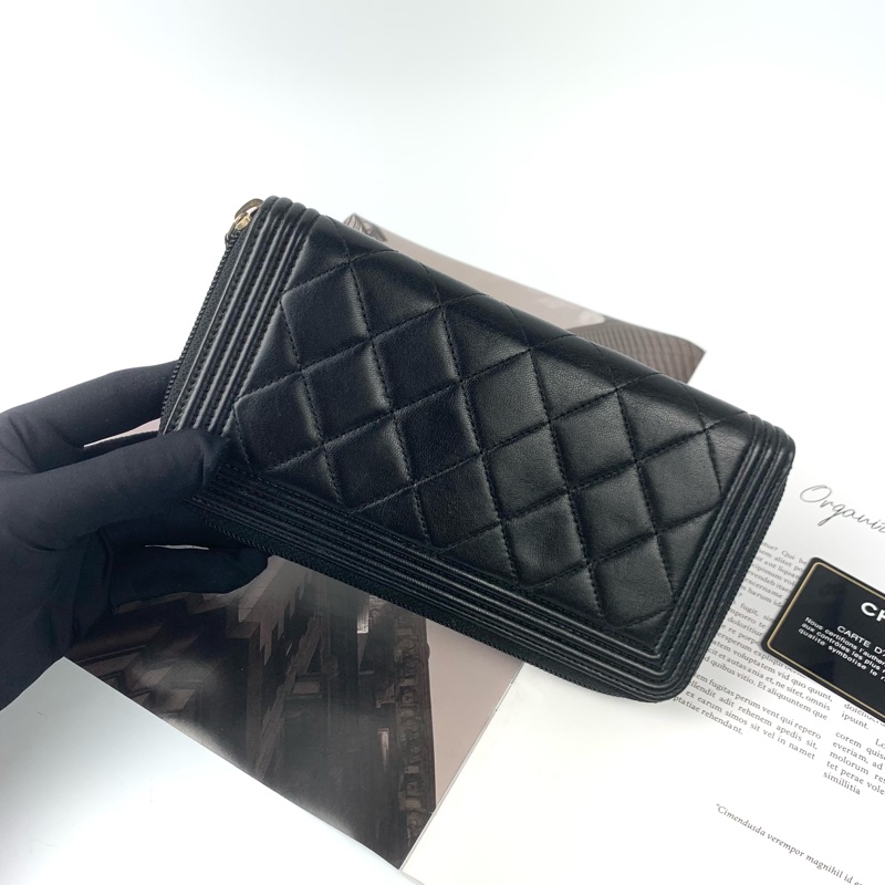 Chanel boy羊皮長夾-1