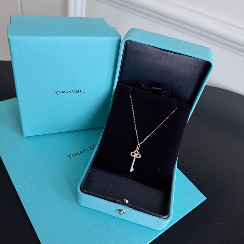 【近新閒置品】蒂芙尼Tiffany&co keys系列 mini鳶尾花滿鑽鑰匙項鍊 18k玫瑰金-0