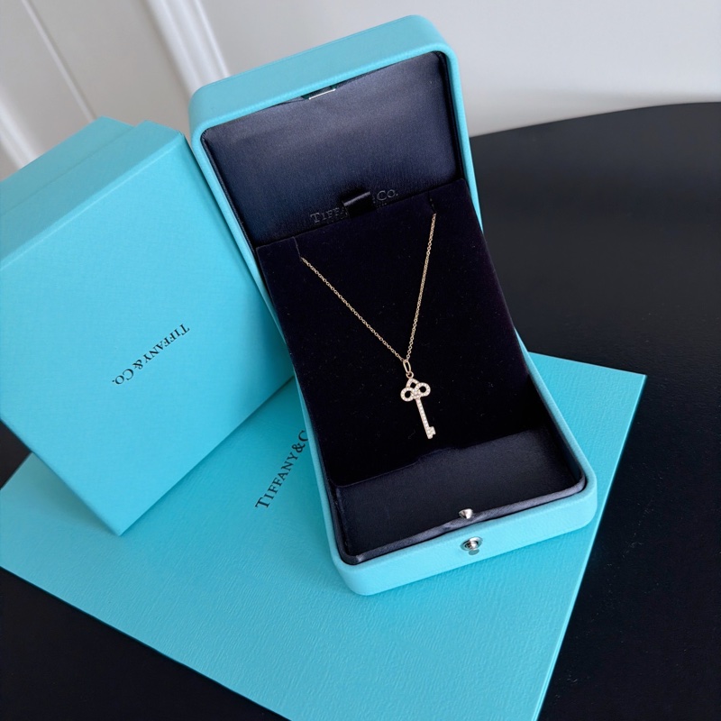 【近新閒置品】蒂芙尼Tiffany&co keys系列 mini鳶尾花滿鑽鑰匙項鍊 18k玫瑰金-1