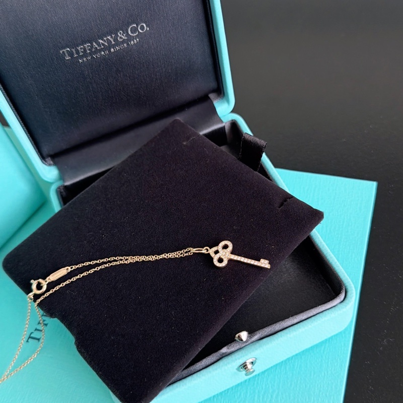 【近新閒置品】蒂芙尼Tiffany&co keys系列 mini鳶尾花滿鑽鑰匙項鍊 18k玫瑰金-6