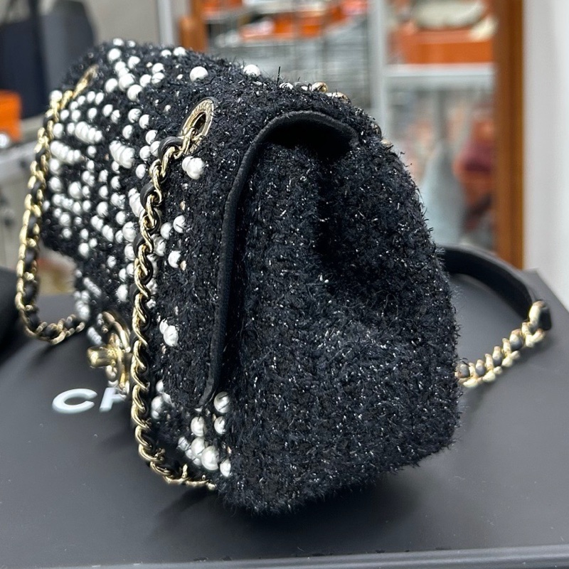 【近新閒置品】98成新 香奈兒 Chanel 黑色毛呢珍珠翻蓋CF大mini 尺寸20*12 鐳射24開無卡-2