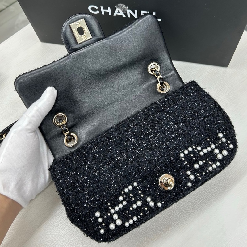 【近新閒置品】98成新 香奈兒 Chanel 黑色毛呢珍珠翻蓋CF大mini 尺寸20*12 鐳射24開無卡-6