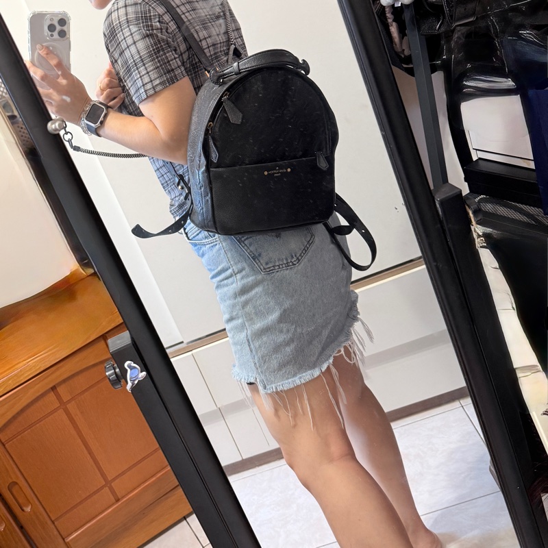 88新✨櫃上破十萬的L V後背包🏅好揹好看的黑色🖤 耐用牛皮小書包-0