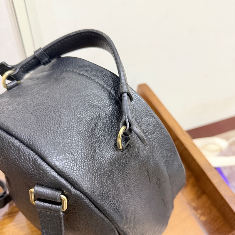 88新✨櫃上破十萬的L V後背包🏅好揹好看的黑色🖤 耐用牛皮小書包-8