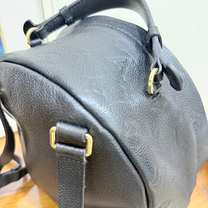 88新✨櫃上破十萬的L V後背包🏅好揹好看的黑色🖤 耐用牛皮小書包-9