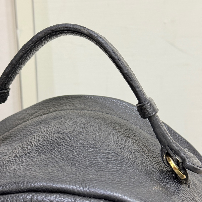 88新✨櫃上破十萬的L V後背包🏅好揹好看的黑色🖤 耐用牛皮小書包-32