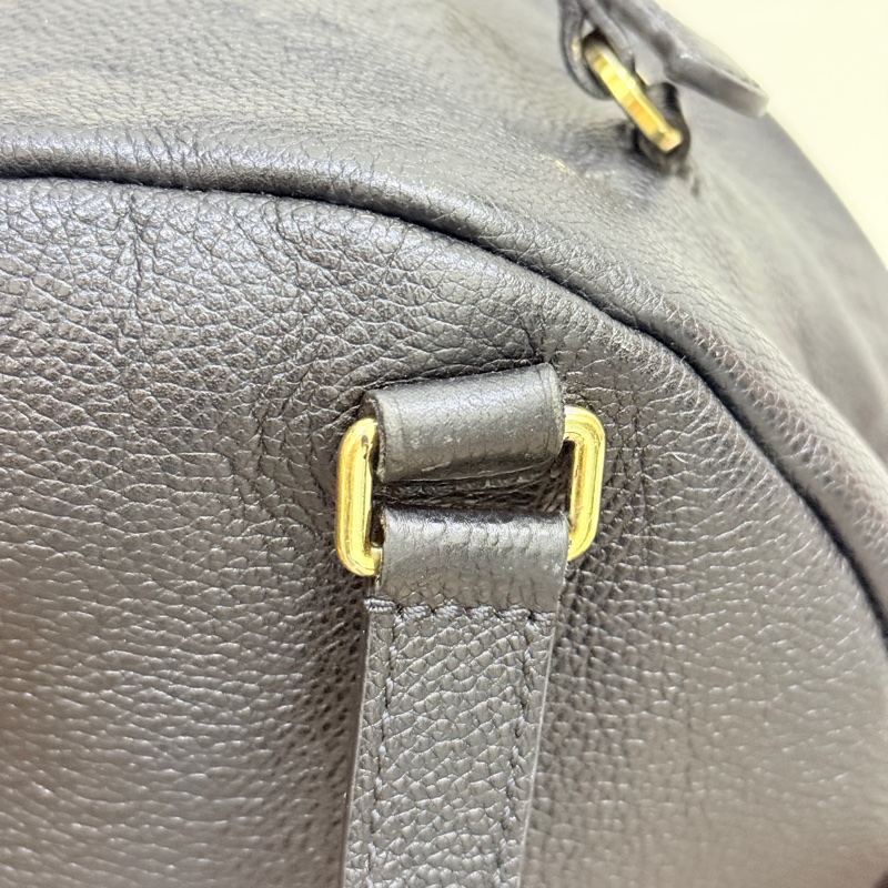 88新✨櫃上破十萬的L V後背包🏅好揹好看的黑色🖤 耐用牛皮小書包-33