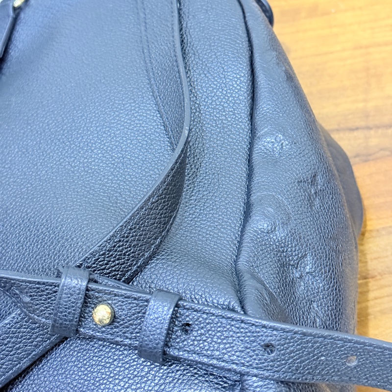 88新✨櫃上破十萬的L V後背包🏅好揹好看的黑色🖤 耐用牛皮小書包-38