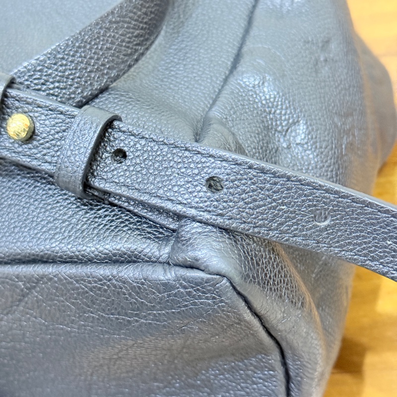 88新✨櫃上破十萬的L V後背包🏅好揹好看的黑色🖤 耐用牛皮小書包-39