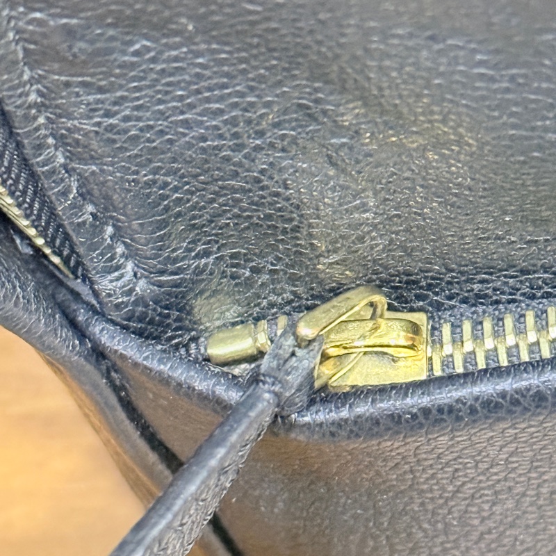 88新✨櫃上破十萬的L V後背包🏅好揹好看的黑色🖤 耐用牛皮小書包-47