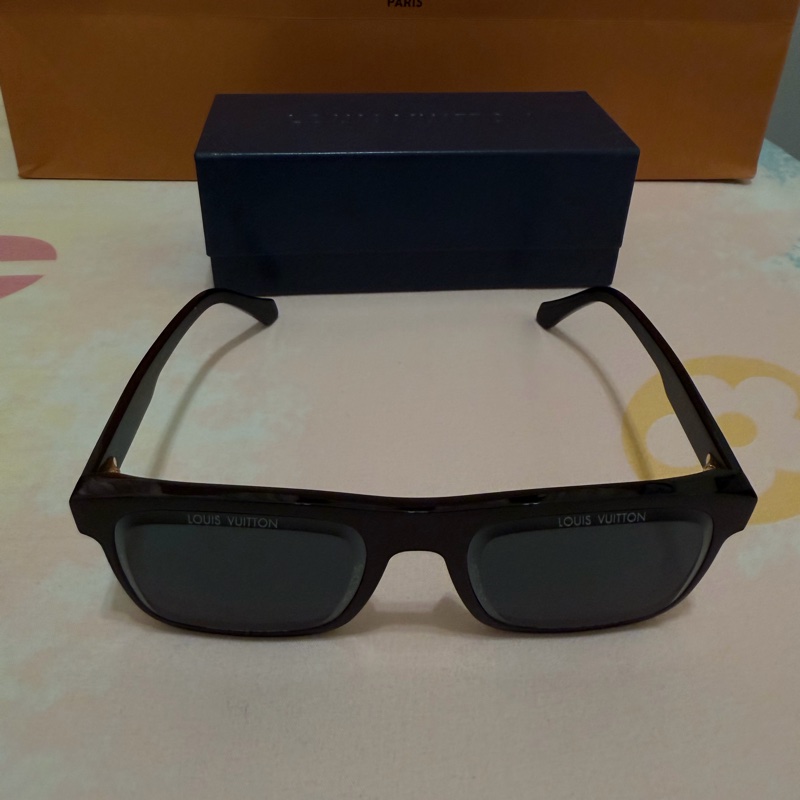 LV Super Vision 方框太陽眼鏡 黑色 幾近全新-7