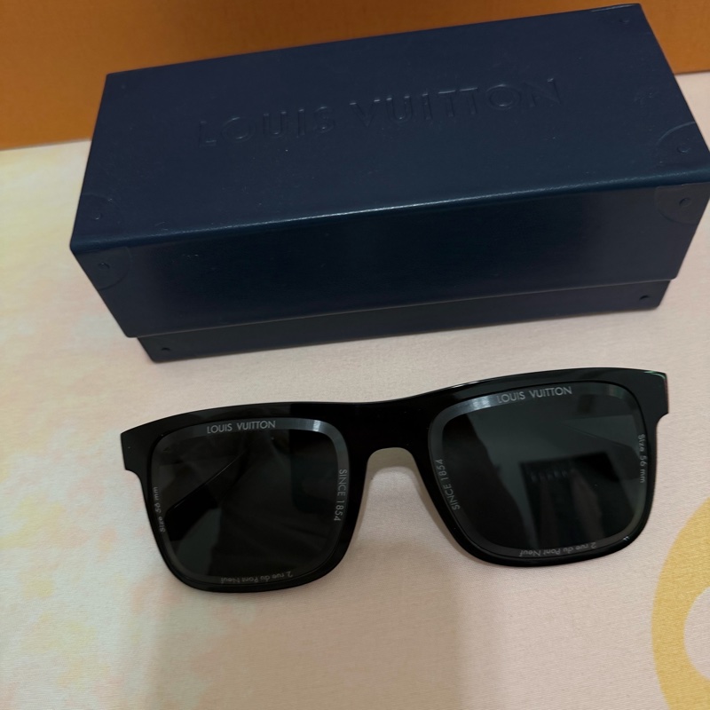LV Super Vision 方框太陽眼鏡 黑色 幾近全新-8