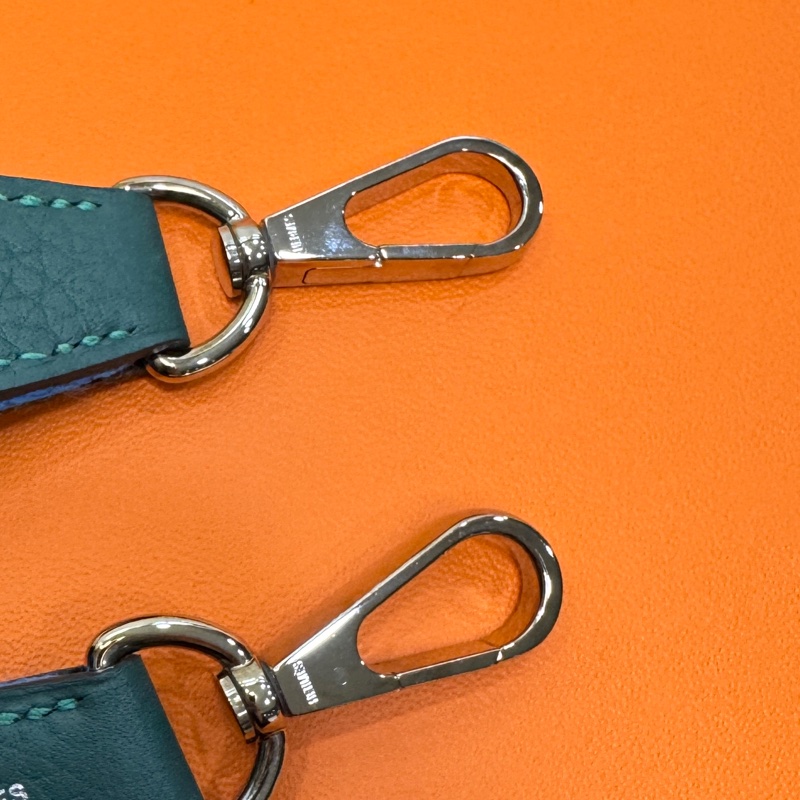 撞色吸睛 愛馬仕Hermès Mini Evelyne T/C皮銀釦 眩暈綠U4 拼桑給巴爾藍B3背帶 TPM16 絕美配色 活潑優雅 🥑-17