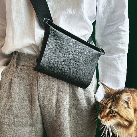 愛馬仕餐盤包Hermès Videpoches 黑色Togo皮帆布背袋肩背包 H084283