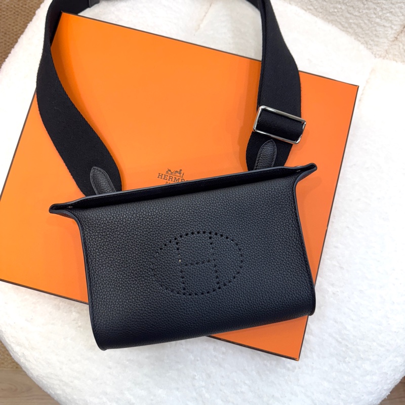 愛馬仕餐盤包Hermès Videpoches 黑色Togo皮帆布背袋肩背包 H084283-2