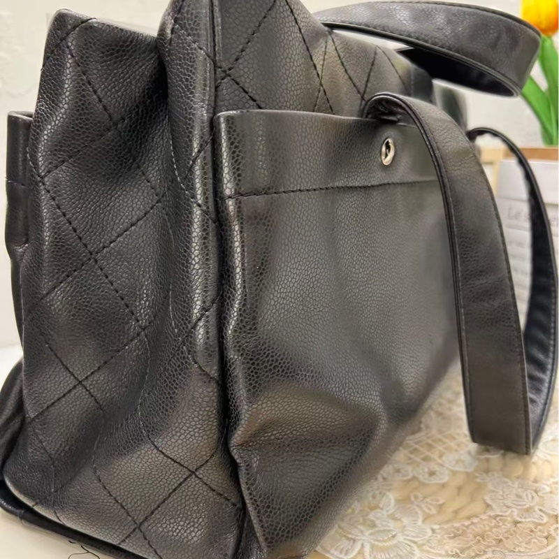 Chanel Caviar Skin tote bag-8