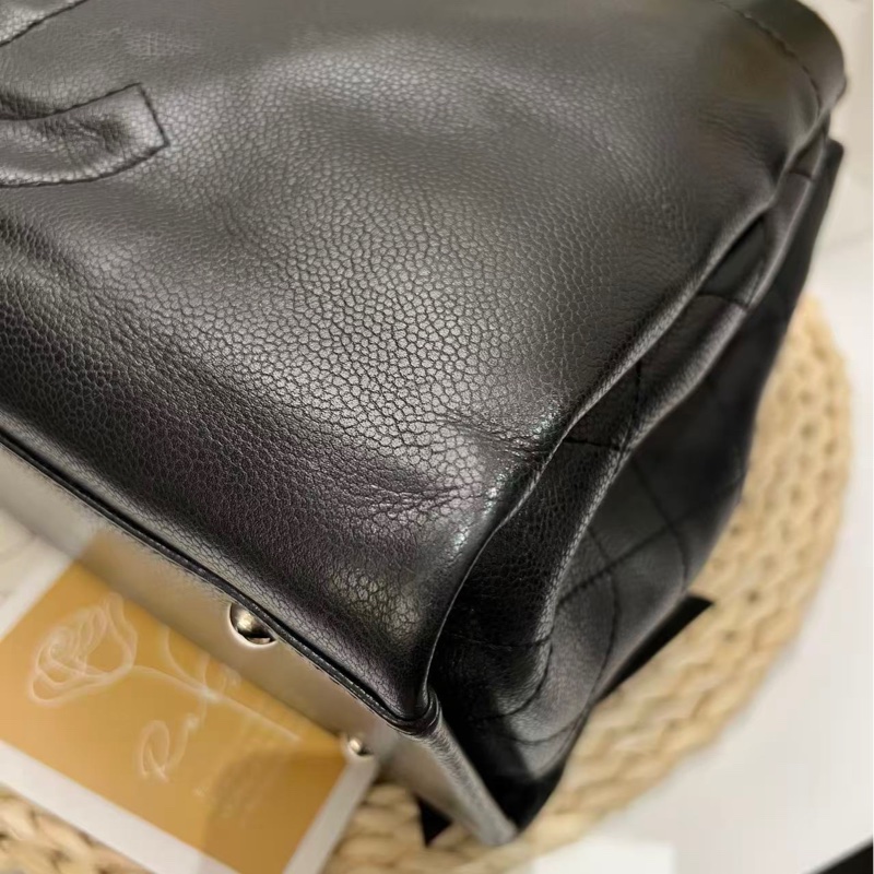 Chanel Caviar Skin tote bag-12