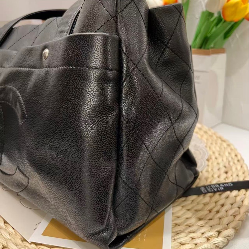 Chanel Caviar Skin tote bag-17
