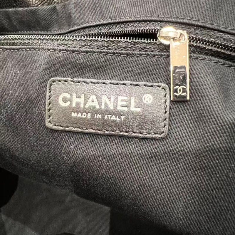 Chanel Caviar Skin tote bag-20