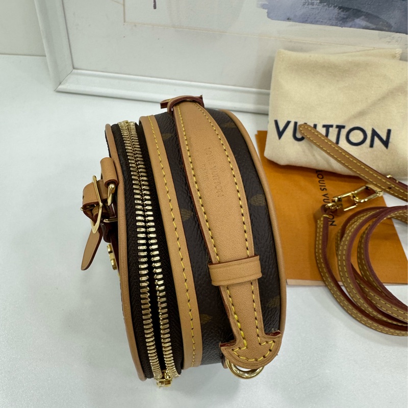 LV 老花圓餅包mini 晶片 有購證 99新 尺寸：13x12x6.5cm-4