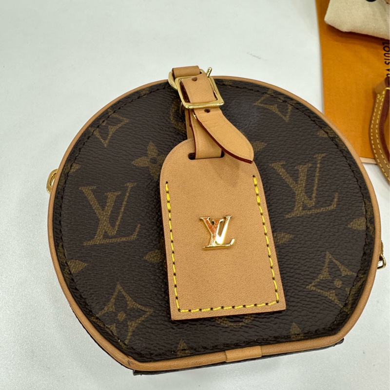 LV 老花圓餅包mini 晶片 有購證 99新 尺寸：13x12x6.5cm-5