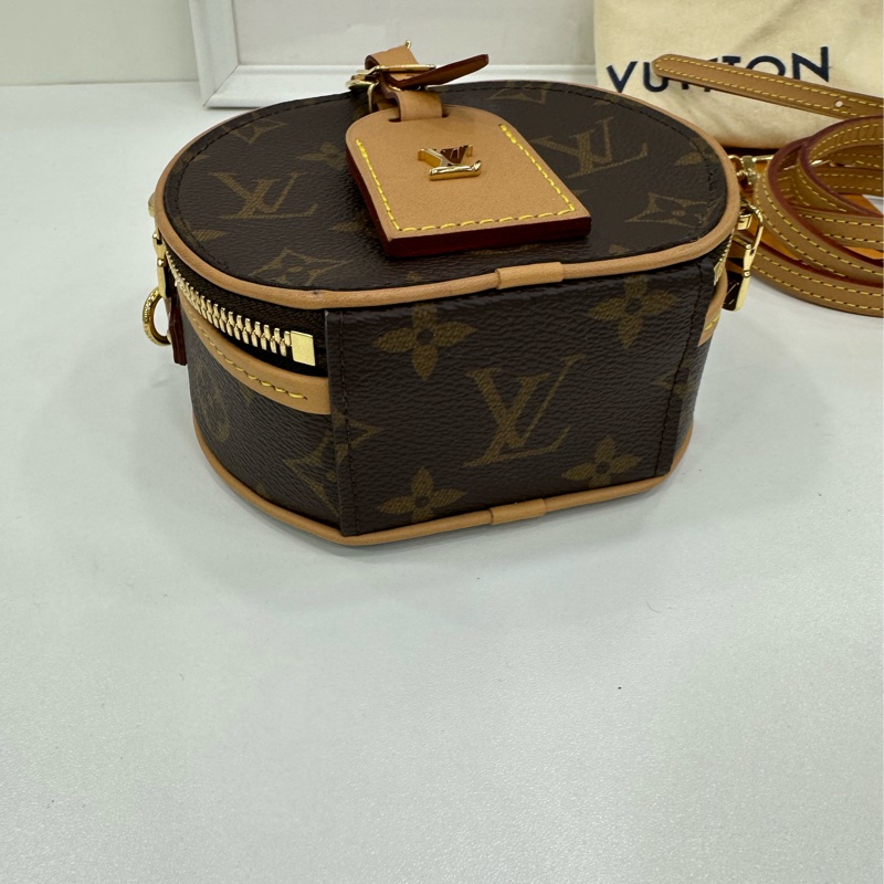 LV 老花圓餅包mini 晶片 有購證 99新 尺寸：13x12x6.5cm-6