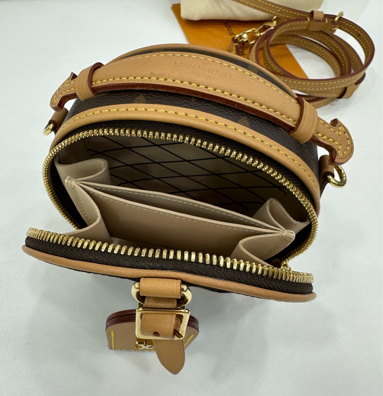 LV 老花圓餅包mini 晶片 有購證 99新 尺寸：13x12x6.5cm-9