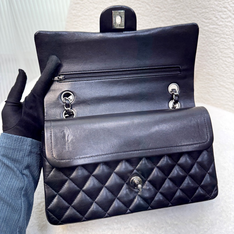 🕯️超優惠香奈兒CHANEL Classic Flap 25cm黑銀羊皮雙蓋口蓋包 A01112優雅大氣 🖤-14