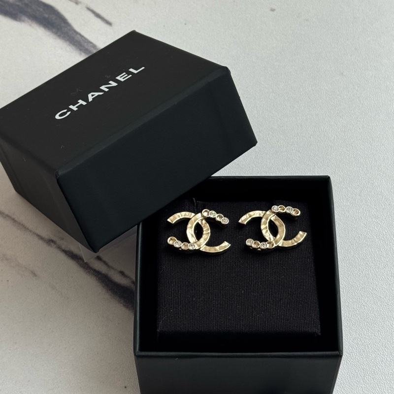 chanel淡金雙C小鑽耳環 美❤️‍🔥❤️‍🔥❤️‍🔥-1
