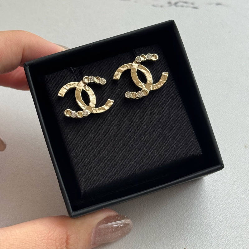 chanel淡金雙C小鑽耳環 美❤️‍🔥❤️‍🔥❤️‍🔥-2
