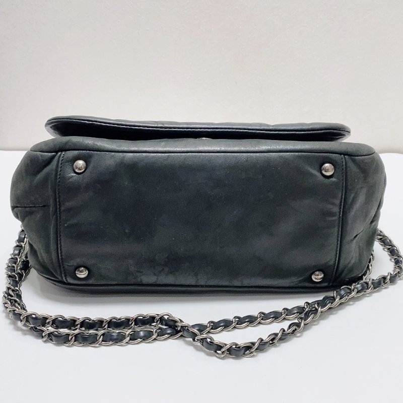 Chanel 黑銀褶皺珠光牛皮  雲朵包鏈條包 24×33×12cm 98新配件塵袋-6