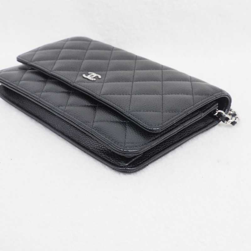 CHANEL Wallet On Chain WOC 黑色銀扣鏈帶肩背包-5