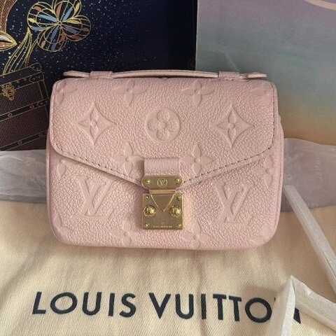 近新品 路易威登/Louis Vuitton 櫻花粉Micro Metis mini郵差包 鏈條肩背包芯片款