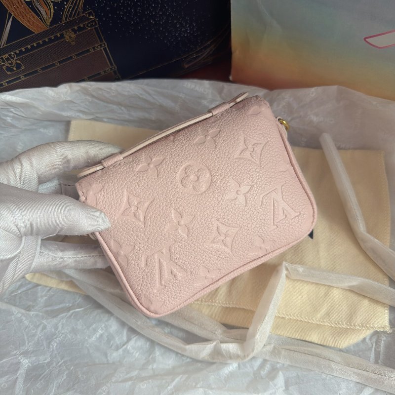 近新品 路易威登/Louis Vuitton 櫻花粉Micro Metis mini郵差包 鏈條肩背包芯片款-6