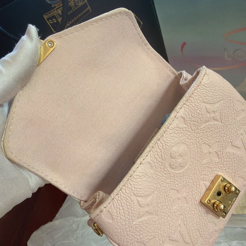 近新品 路易威登/Louis Vuitton 櫻花粉Micro Metis mini郵差包 鏈條肩背包芯片款-8