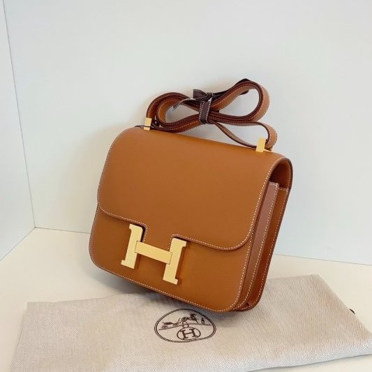 閒置新 Hermes愛馬仕 金棕金扣 康康Constance24 Epsom皮 肩背斜背包-3