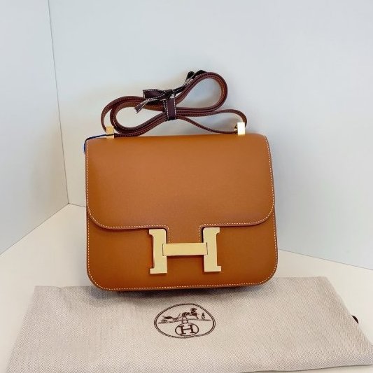 閒置新 Hermes愛馬仕 金棕金扣 康康Constance24 Epsom皮 肩背斜背包-6