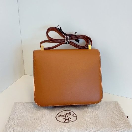 閒置新 Hermes愛馬仕 金棕金扣 康康Constance24 Epsom皮 肩背斜背包-7