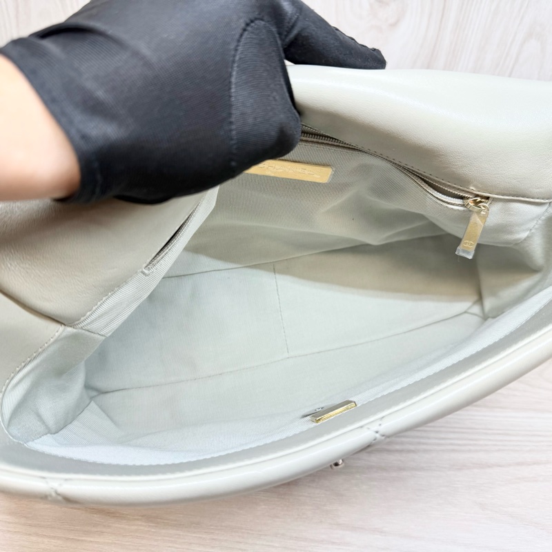 Chanel（超新✨鼠尾草灰中號19包/AS1161B-12