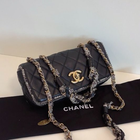 近新品 香奈兒/Chanel 黑金毛呢牛皮金幣滾邊法棍/腋下包-2