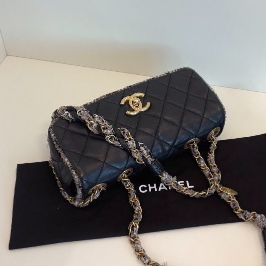 近新品 香奈兒/Chanel 黑金毛呢牛皮金幣滾邊法棍/腋下包-4
