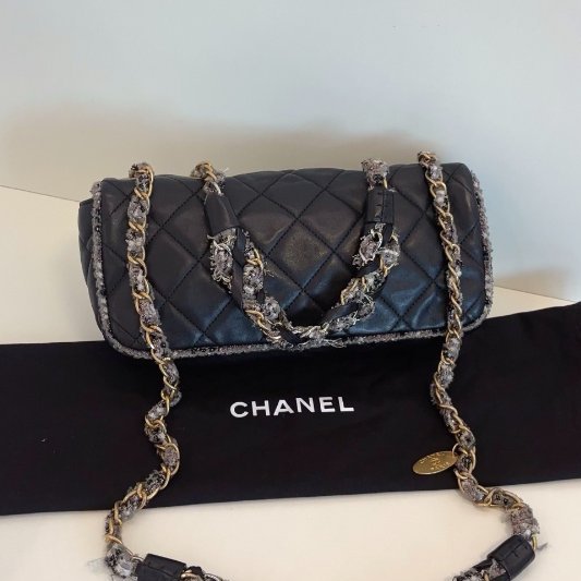 近新品 香奈兒/Chanel 黑金毛呢牛皮金幣滾邊法棍/腋下包-6